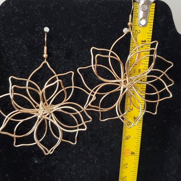 Bohemian Style Hollow Flower Earrings - Fashion Jewelry- Gold Color - Picture 7 of 7